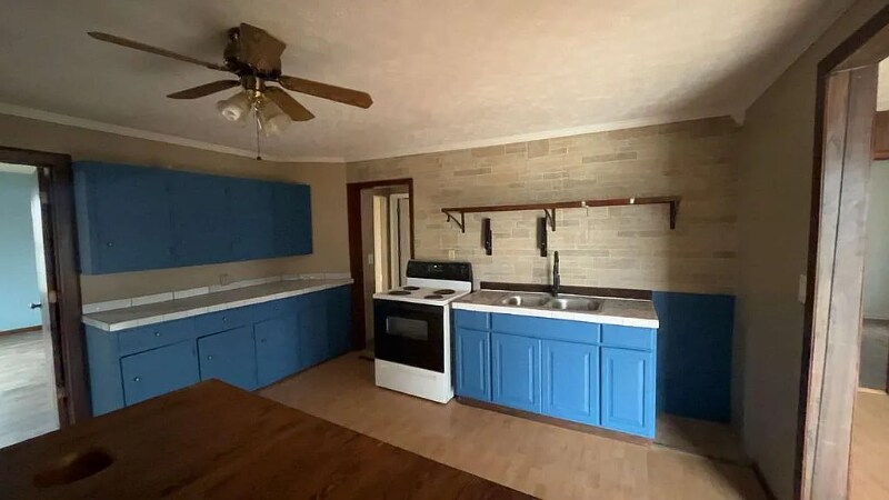 Building Photo - 409 Mammoth Cave St