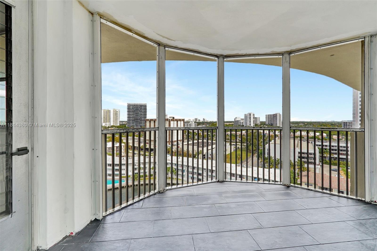 Building Photo - 100 Golden Isles Dr