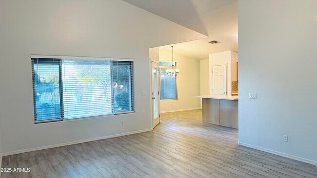 Building Photo - 10752 W Granada Rd