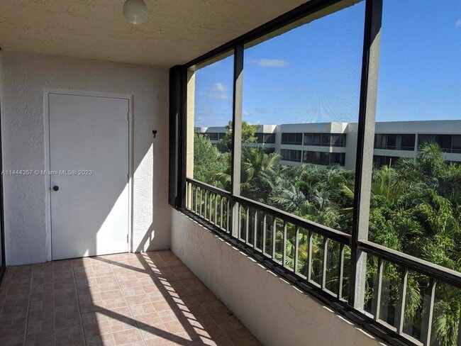 Building Photo - 2070 Homewood Blvd