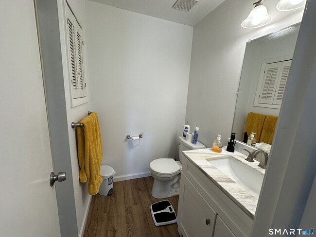 Building Photo - 208 Timber Ln
