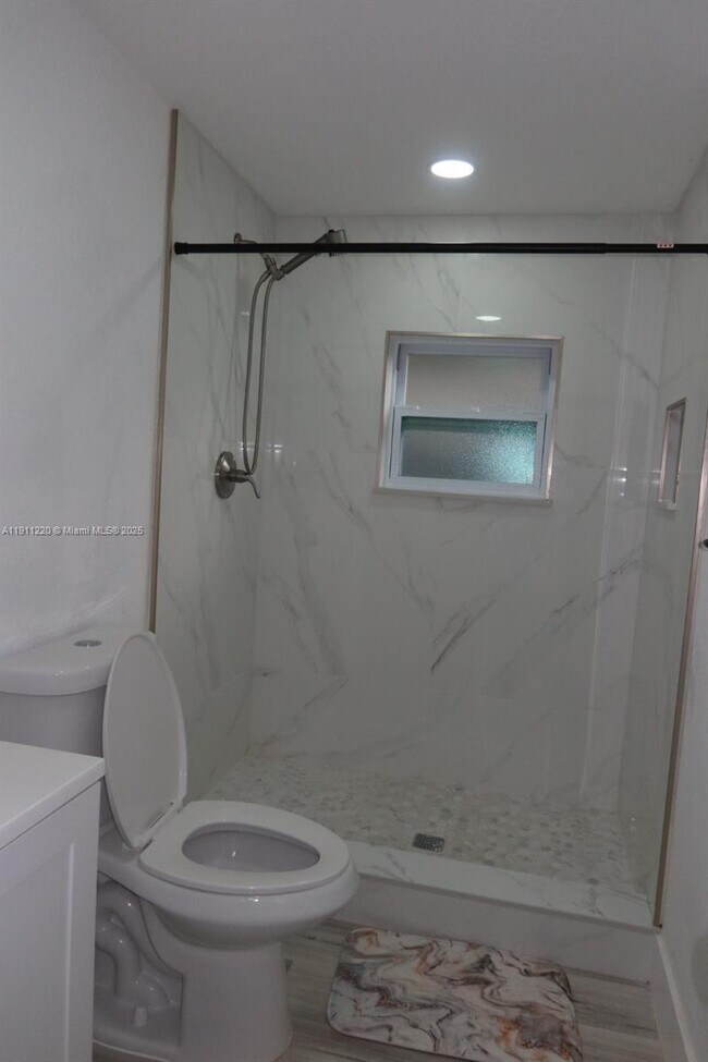 Building Photo - 1062 NW 25th St