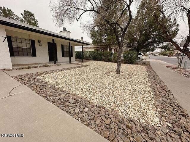 Building Photo - 727 Arredondo Dr