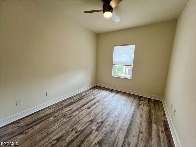 Building Photo - 15850 Portofino Springs Blvd