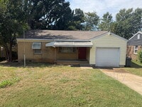 Building Photo - 1214 N Quanah Ave