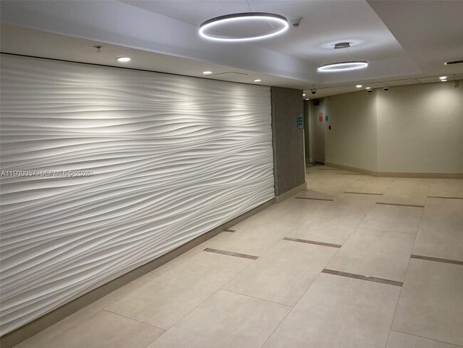 Building Photo - 3001 S Ocean Dr