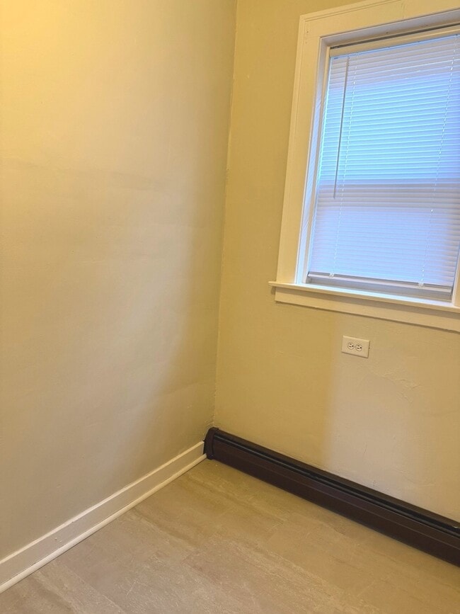 Building Photo - 12754 S Union Ave