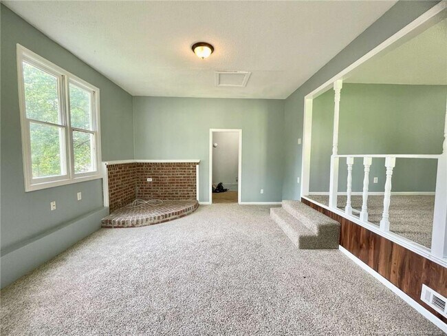 Building Photo - 520 Nottingham Dr