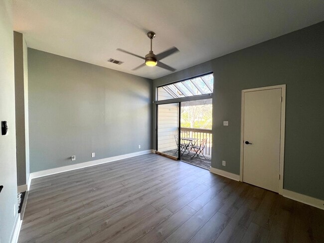 Building Photo - Two Stories, 2 Bedrooms 1.5 Baths Condo for Rent in Central Austin, Downtown, S Lamar and Hwy 290