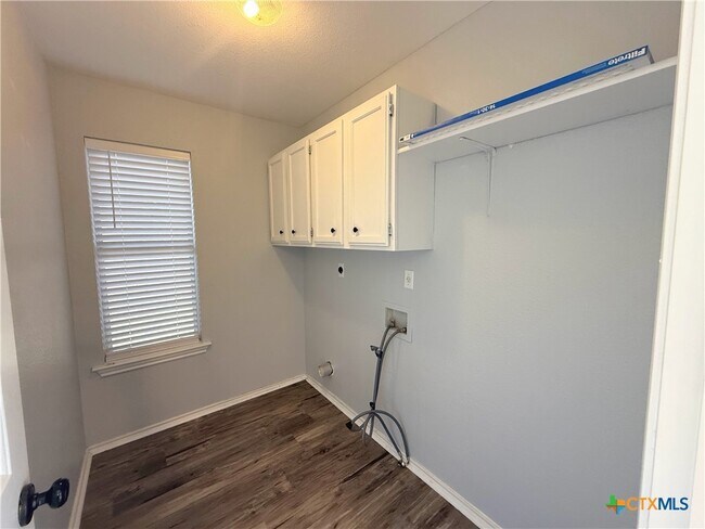 Building Photo - 106 Snake Dance Dr