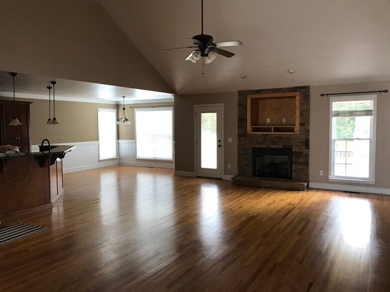 Eat in kitchen nook - 8456 Lexie Lane