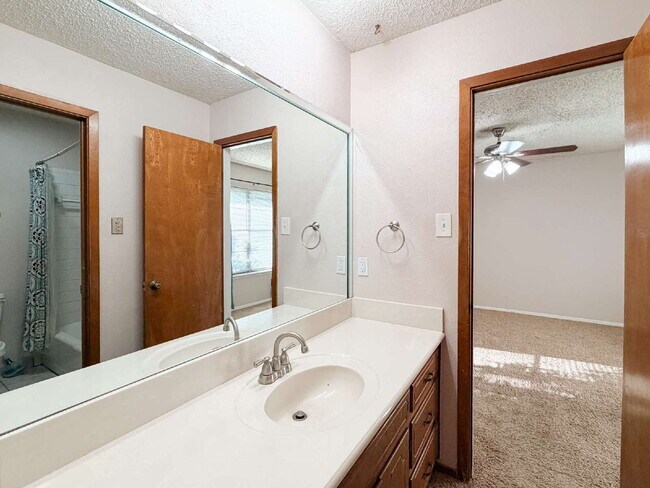 Building Photo - Charming 3-Bedroom Haven with Cozy Fireplace in North Richland Hills!