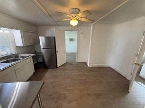 Building Photo - 119 Louis Davis Dr