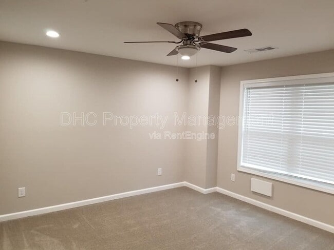 Building Photo - 2296 Connally Pl