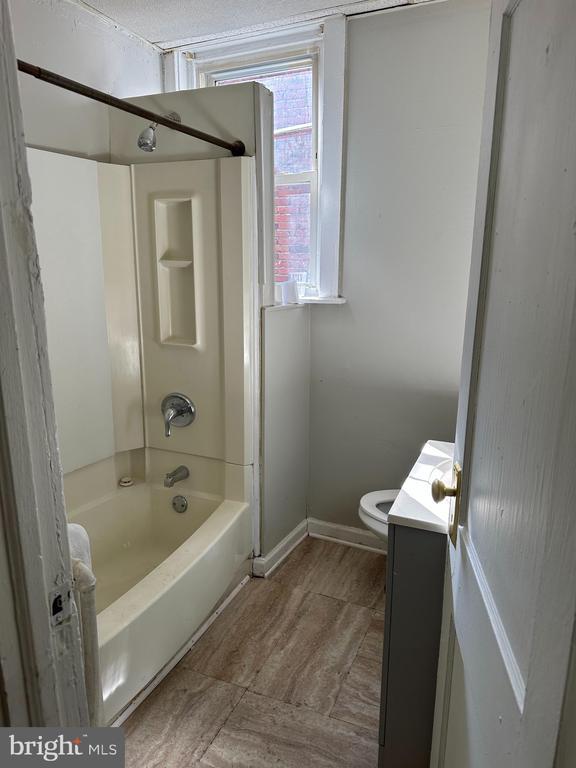 Building Photo - 1192 Yorkship Square