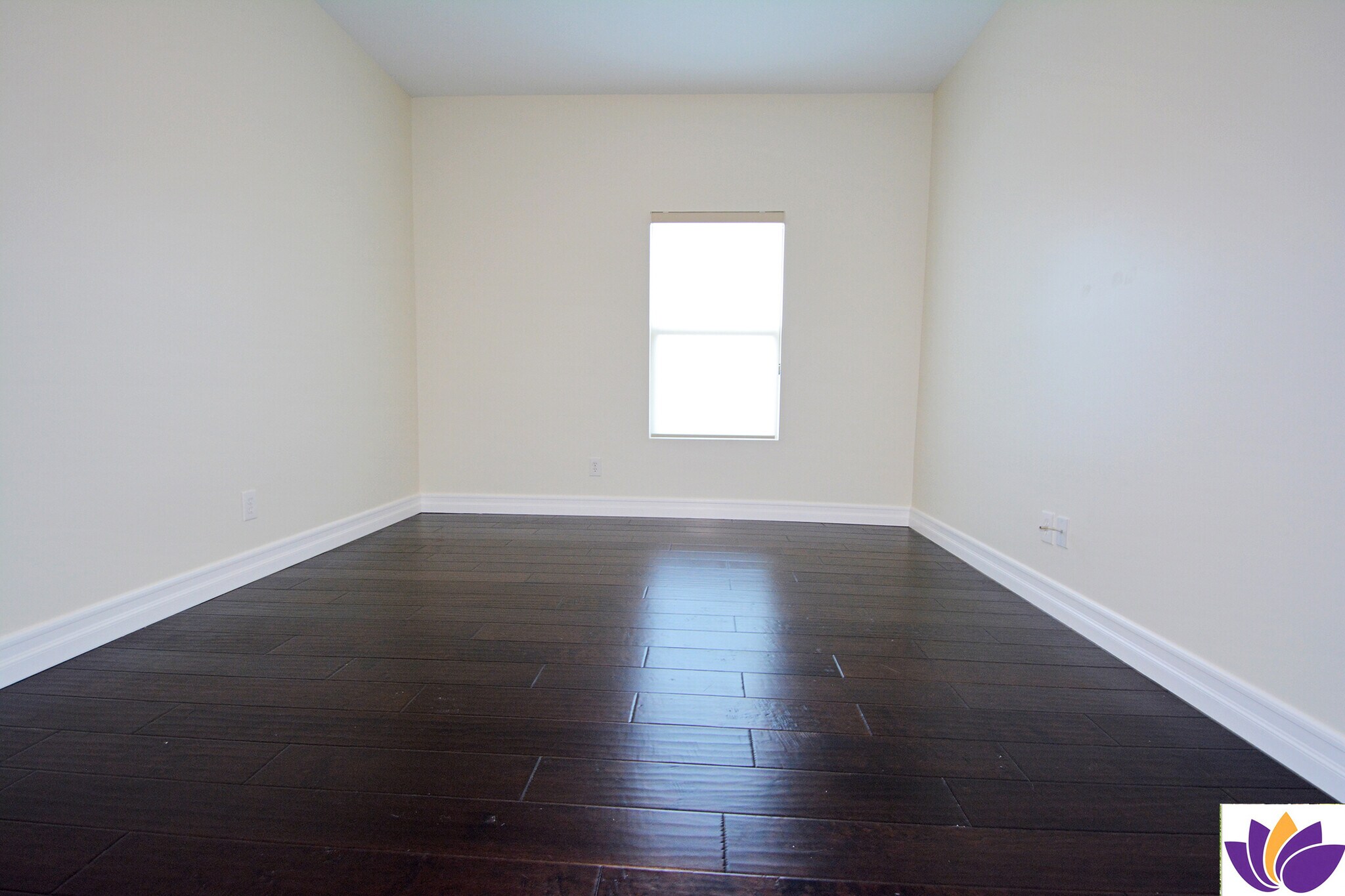 Building Photo - 1093 Avoca Ave