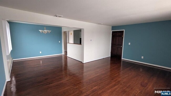 Building Photo - 95 Stefanic Ave