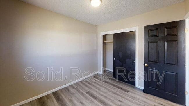 Building Photo - 357 Gahart Dr