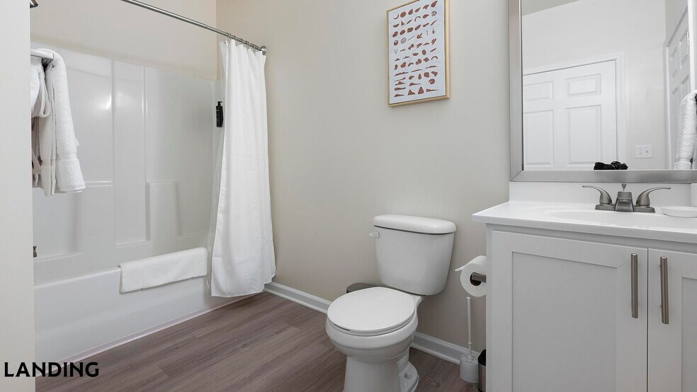 Building Photo - 9015 Kings Grant Dr