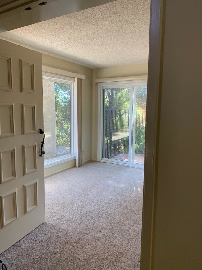 Bonus room with door to pool area - 2571 Cordelia Rd