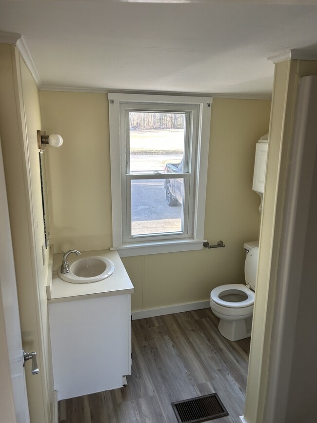 Building Photo - 45 Getchell Corner Rd