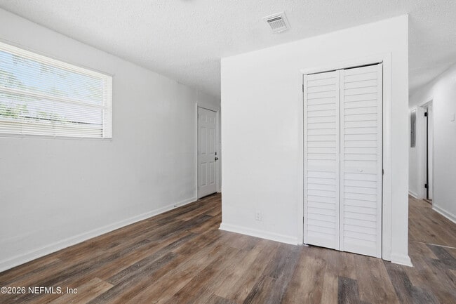 Building Photo - 2154 Placeda St