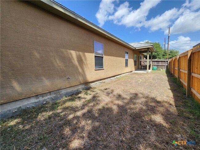 Building Photo - 228 Anne Louise Dr