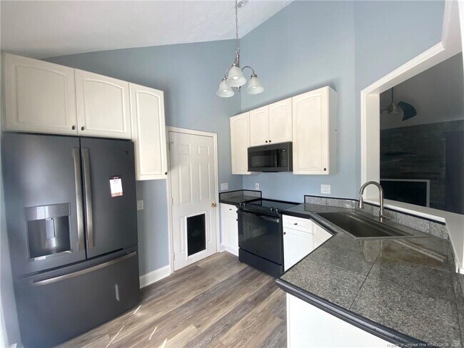 Building Photo - 5715 Walkabout Rd