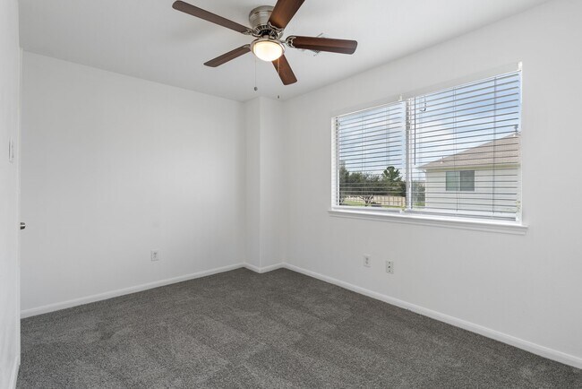 Building Photo - 5010 Kale Ct
