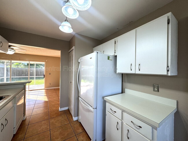 Building Photo - 2802 Curry Village Ln