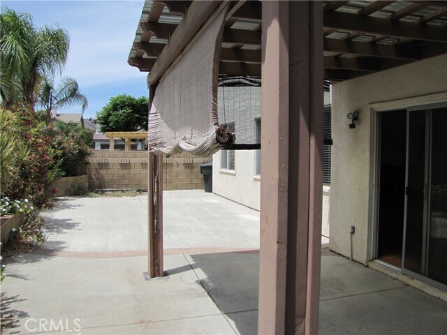 Building Photo - 5661 Knollside Way