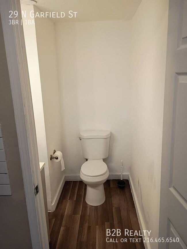 Building Photo - 29 N Garfield St