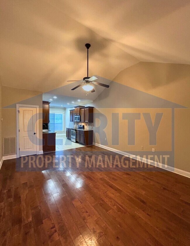 Building Photo - Single-level two bedroom townhome!
