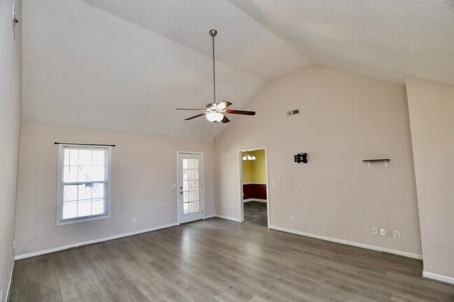 Building Photo - 2605 Turningleaf Ln