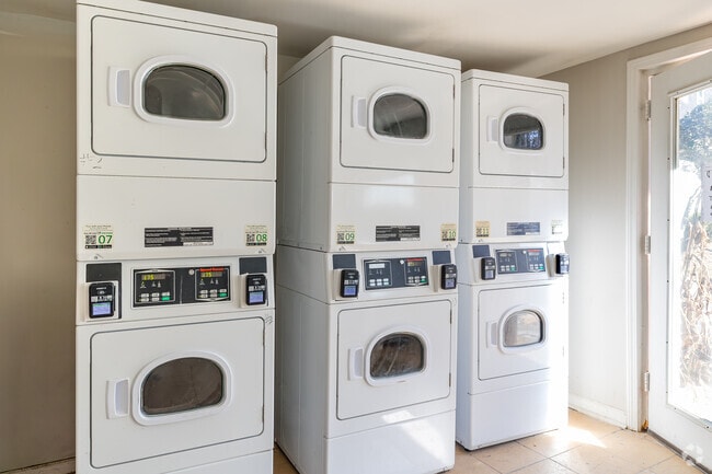 Laundry Center - Vida at Cottages