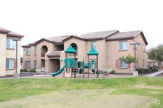 Building Photo - Topaz Pointe