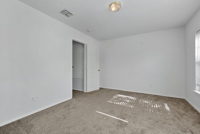 Building Photo - 26803 Sparrow Ridge