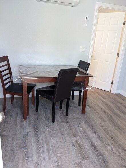 Building Photo - 768 Easton Ave