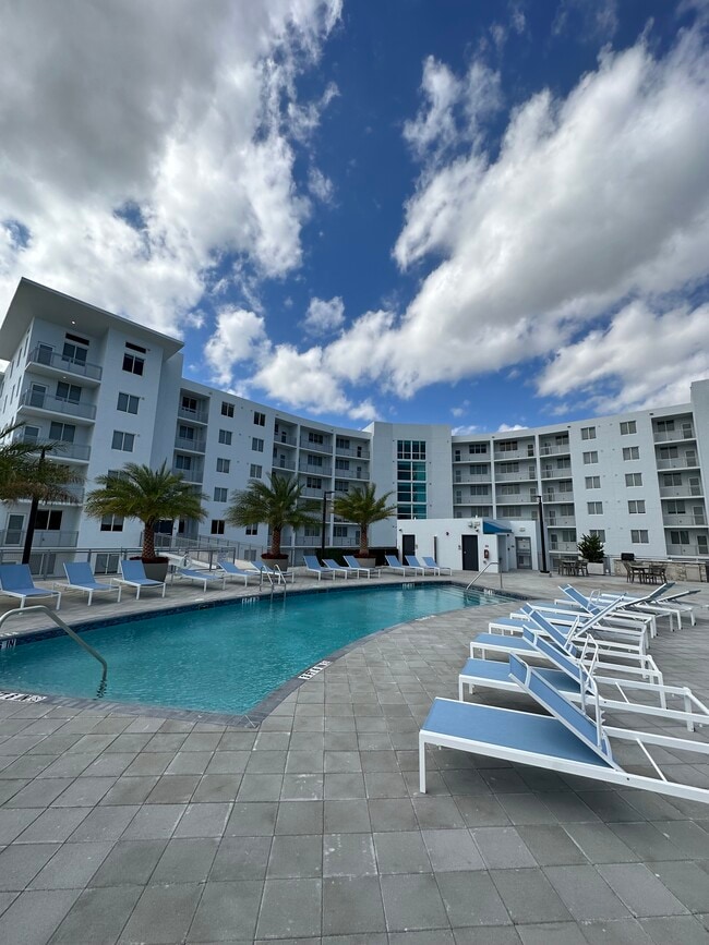 Building Photo - 2620 E Marina Bay Dr