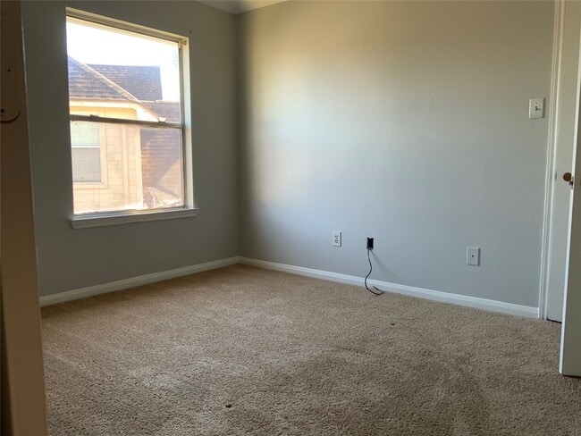 Building Photo - 1822 Laurel Oaks Dr