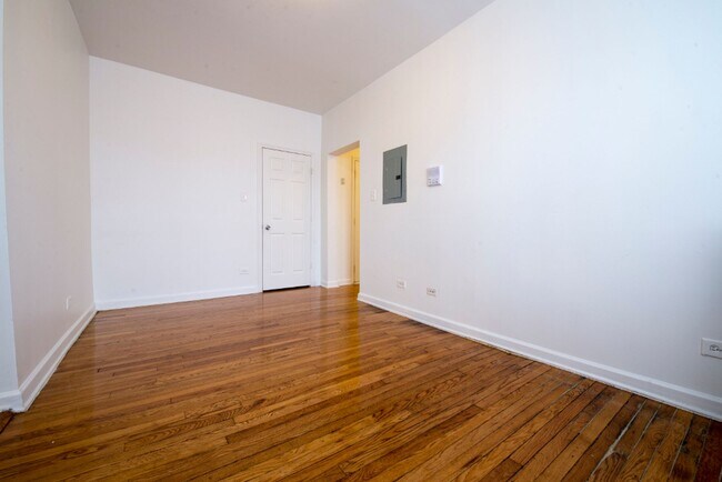 Building Photo - 5958 W North