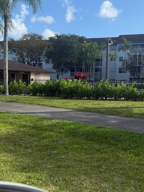 Building Photo - 1351 SW 125th Ave