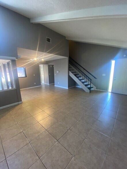 Building Photo - 5109 Burnside Ct