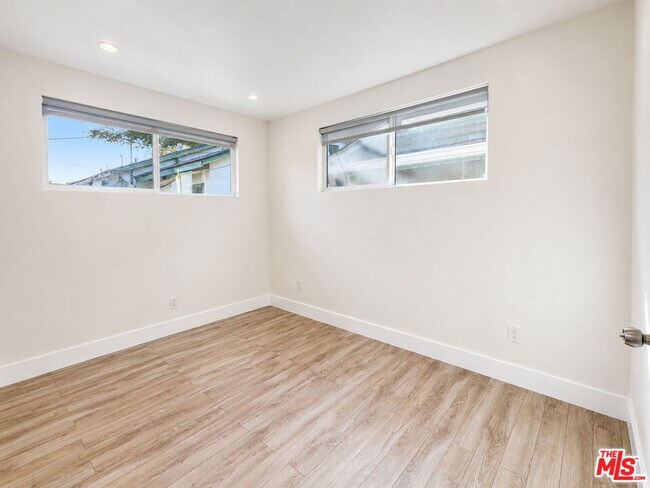 Building Photo - 8912 Krueger St