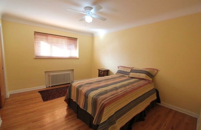 Building Photo - Bright Updated 2-Bed Condo with Vintage Charm Near Wash Park & Cherry Creek