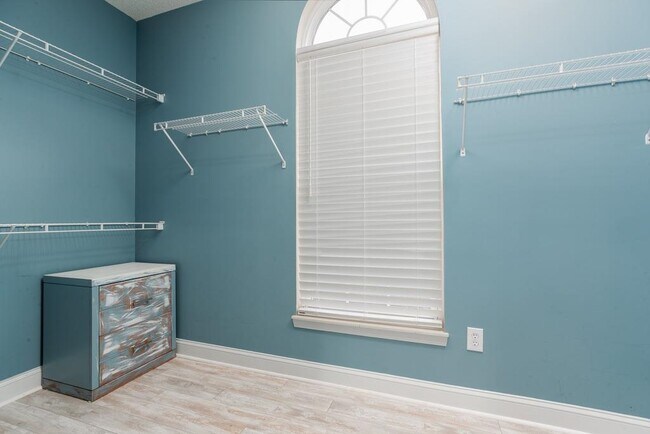 Building Photo - 4734 Harvest Dr