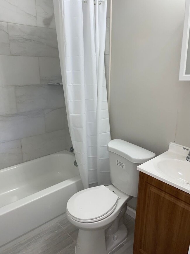 Building Photo - Front Porch Row - Oak Lane