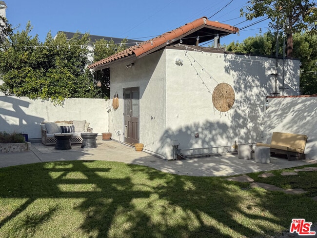 Building Photo - 316 S Wetherly Dr