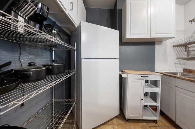 Building Photo - 247 W 29th St