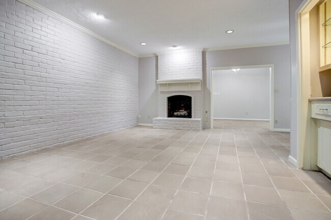 Building Photo - 1412 Walnut Bend Ln